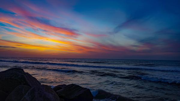 Image of Sky, Afterglow, Cloud, Natural landscape, Water, Dusk etc.