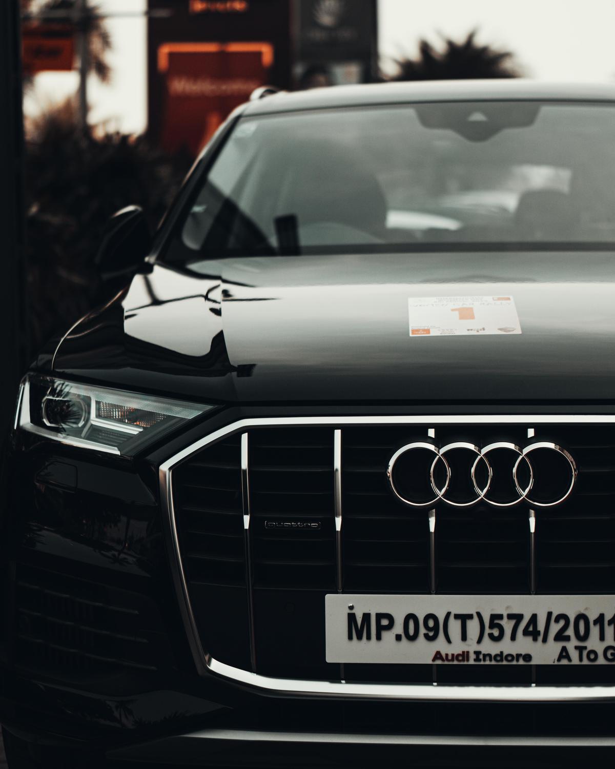 Image of Vehicle, Car, Automotive design, Automotive lighting, Automotive tire, Hood etc.