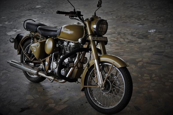 Image of Land vehicle, Vehicle, Car, Mode of transport, Automotive lighting, Motorcycle etc.