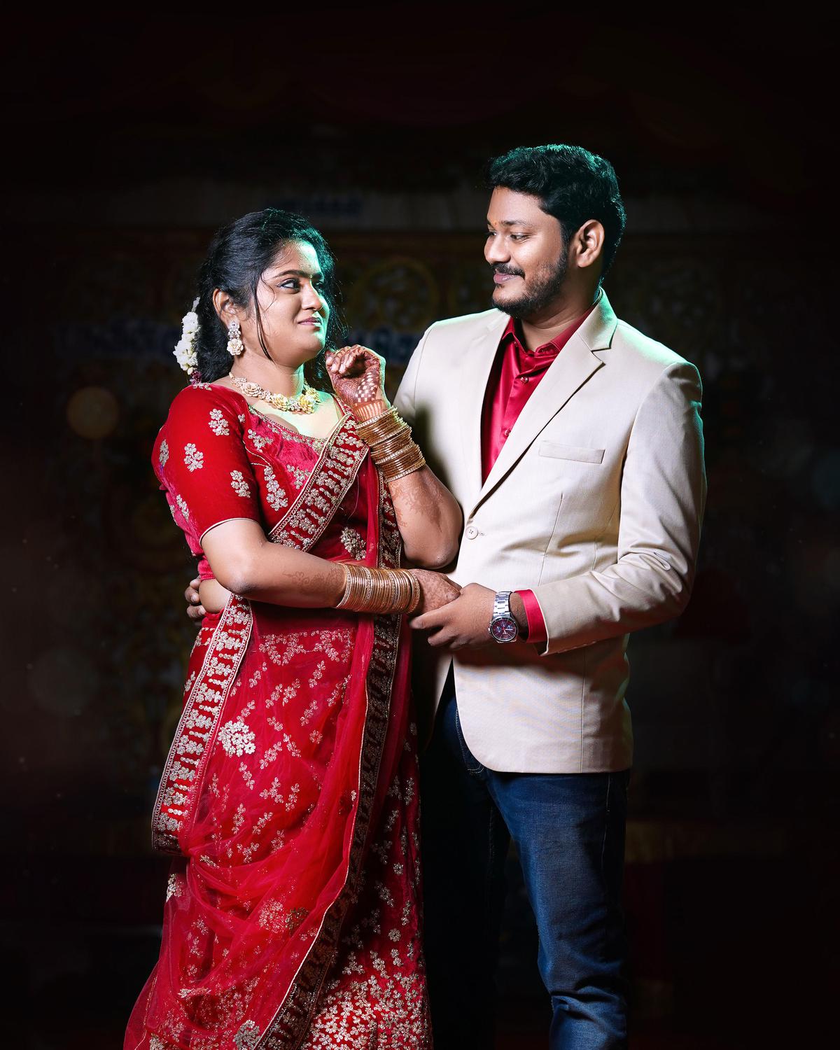 Image of Temple, Smile, Bride, Happy, Flash photography, Performing arts etc.