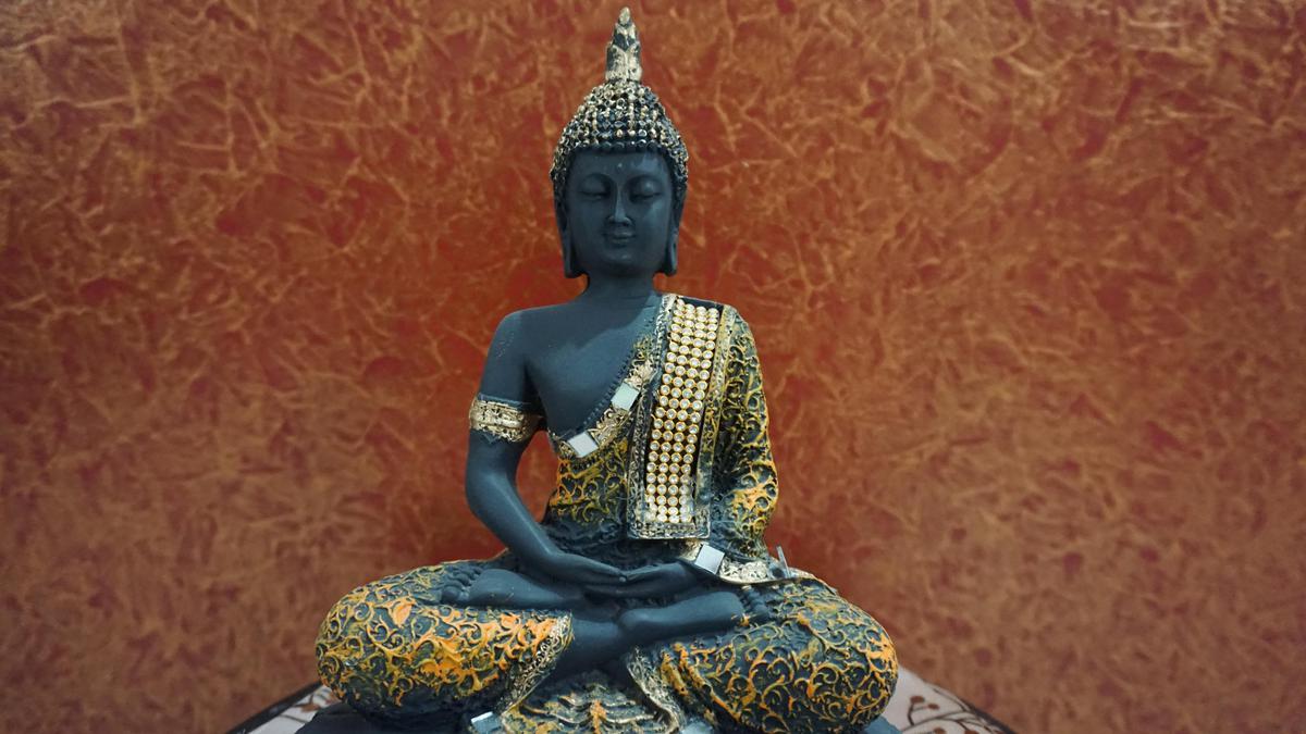 Image of Head, Eye, Hairstyle, Statue, Sculpture, Meditation etc.