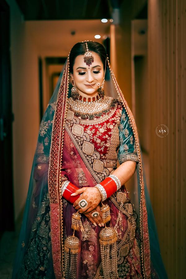 Image of Sari, Head, Smile, Bride, Happy, Human body etc.
