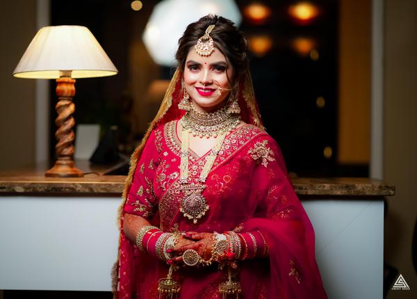 Image of Smile, Lighting, Happy, Flash photography, Fashion design, Sleeve etc.