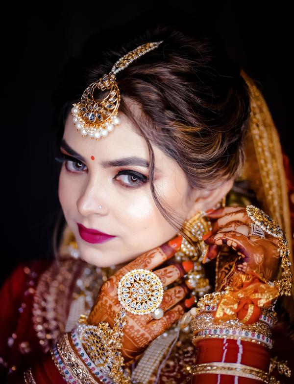 Image of Skin, Fashion, Clothing, Eye, Chin, Eyelash etc.
