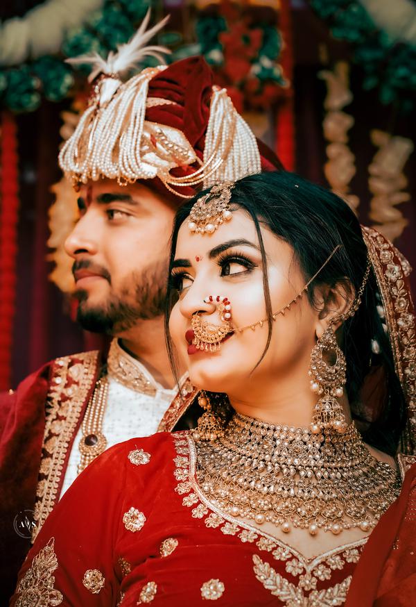 Image of Sari, Temple, Photograph, Skin, Smile, Headgear etc.