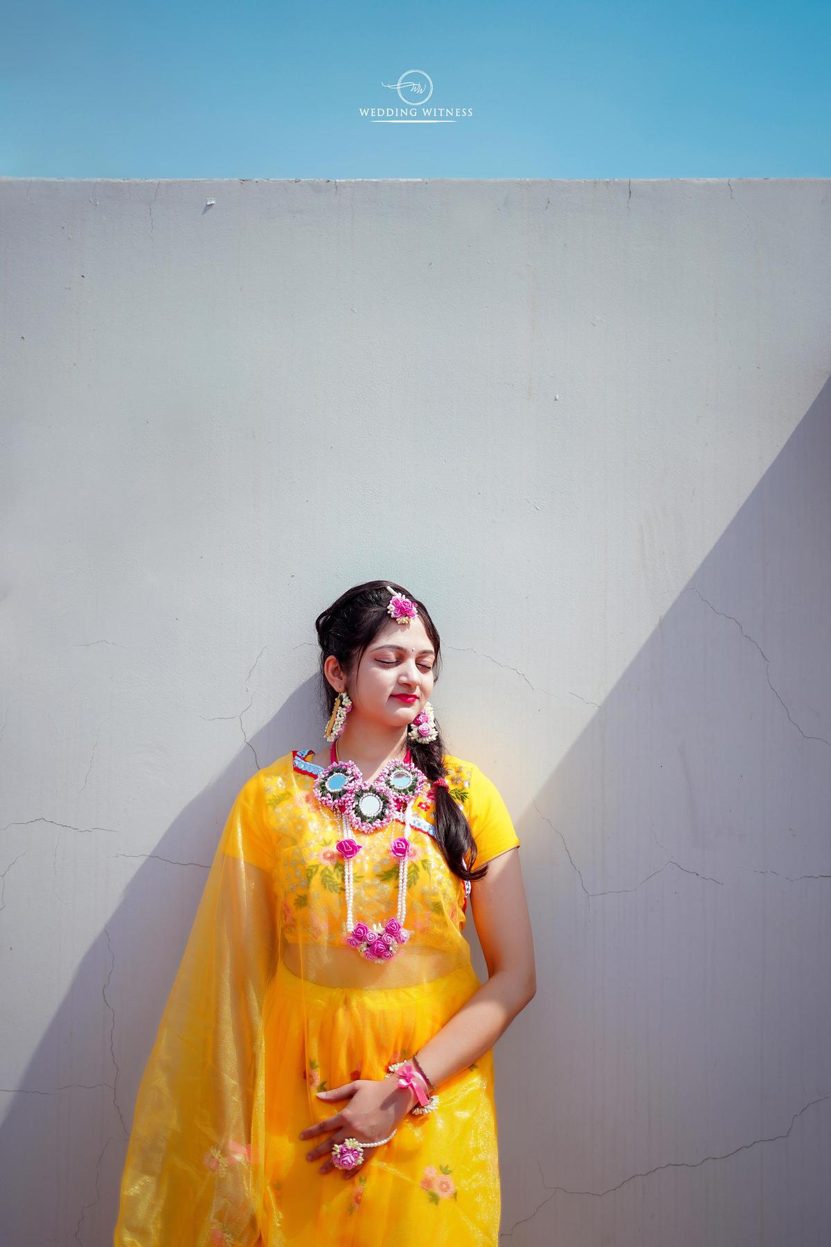Image of Sari, Performing arts, Entertainment etc.