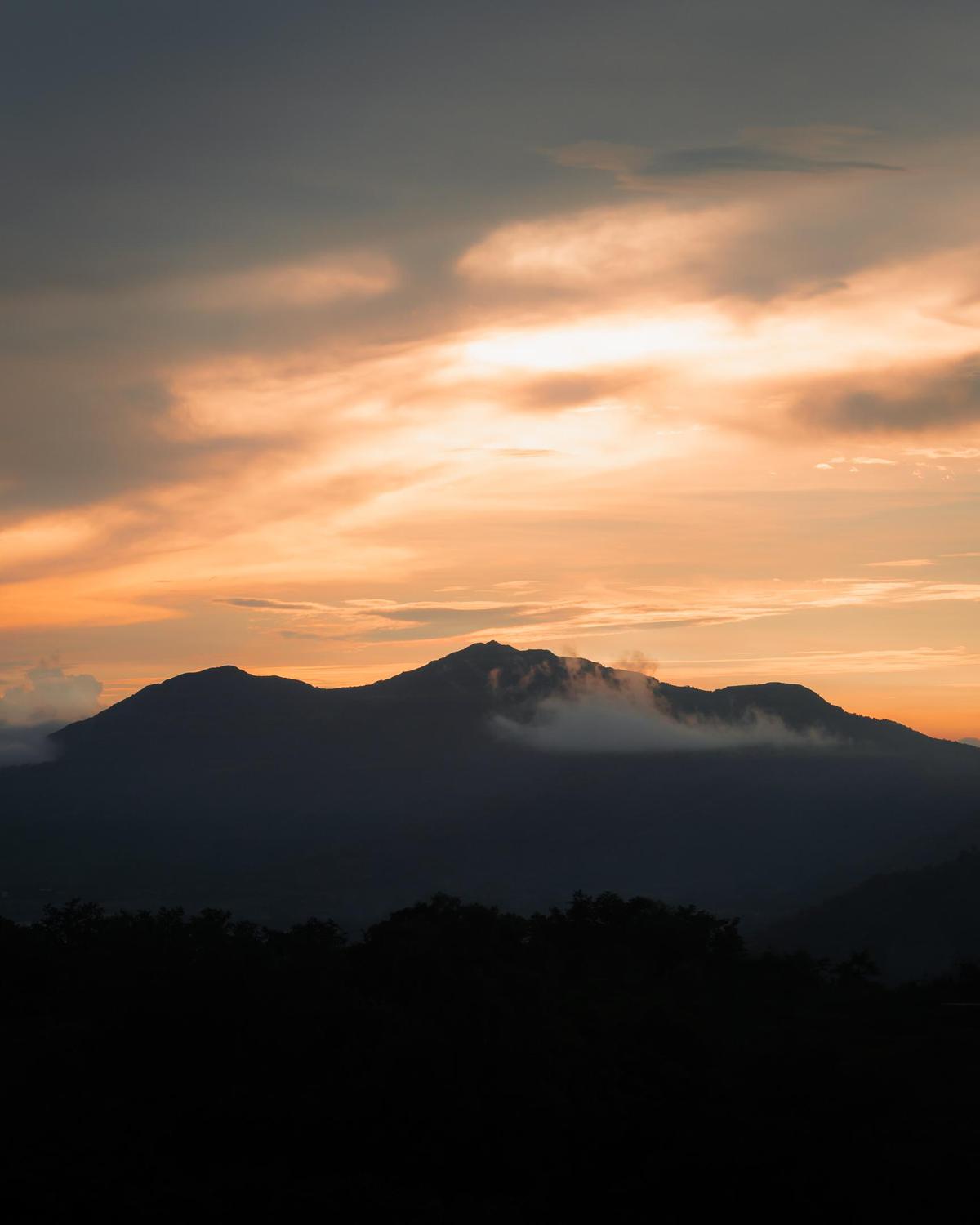 Image of Highland, Sky, Mountain, Afterglow, Red sky at morning, Cloud etc.