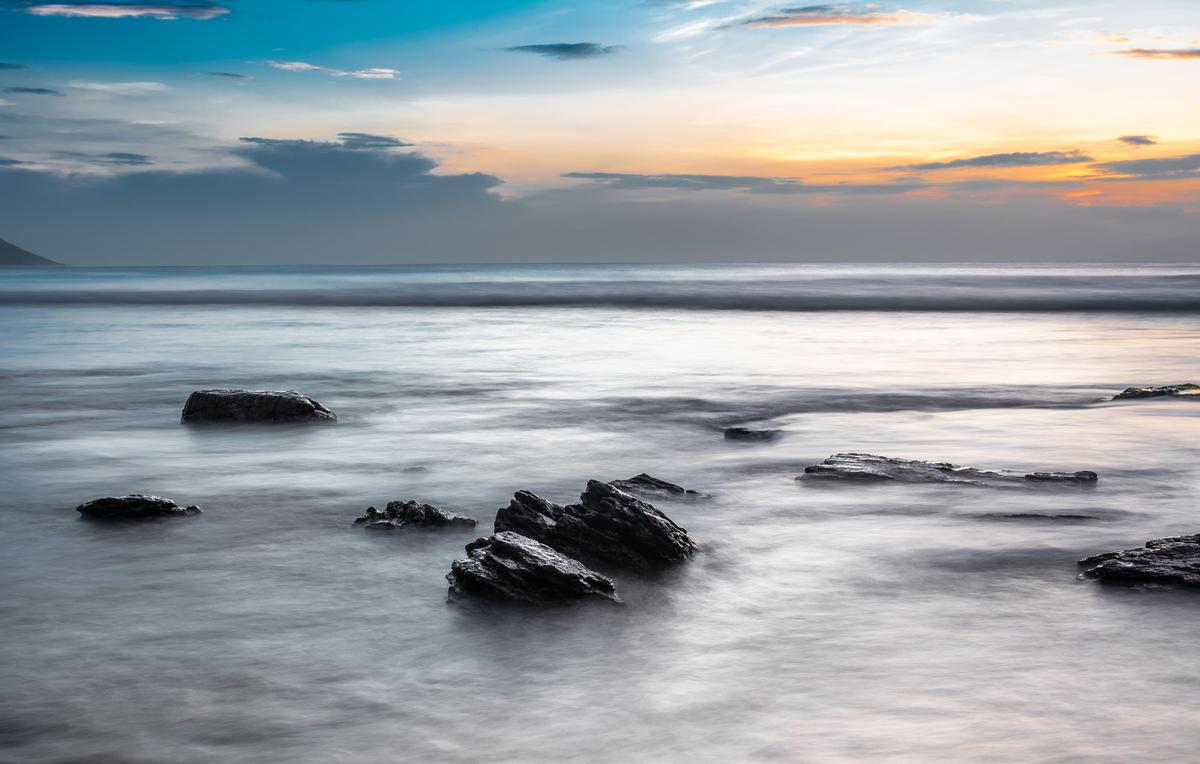 Image of Sky, Cloud, Natural landscape, Water, Dusk, Atmosphere etc.