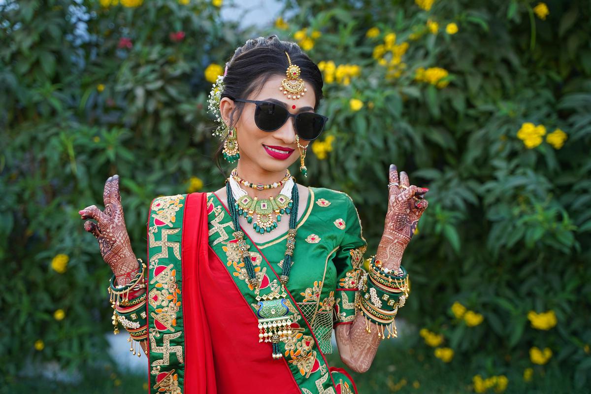 Image of Smile, Street fashion, Happy, Plant, Flower, People in nature etc.