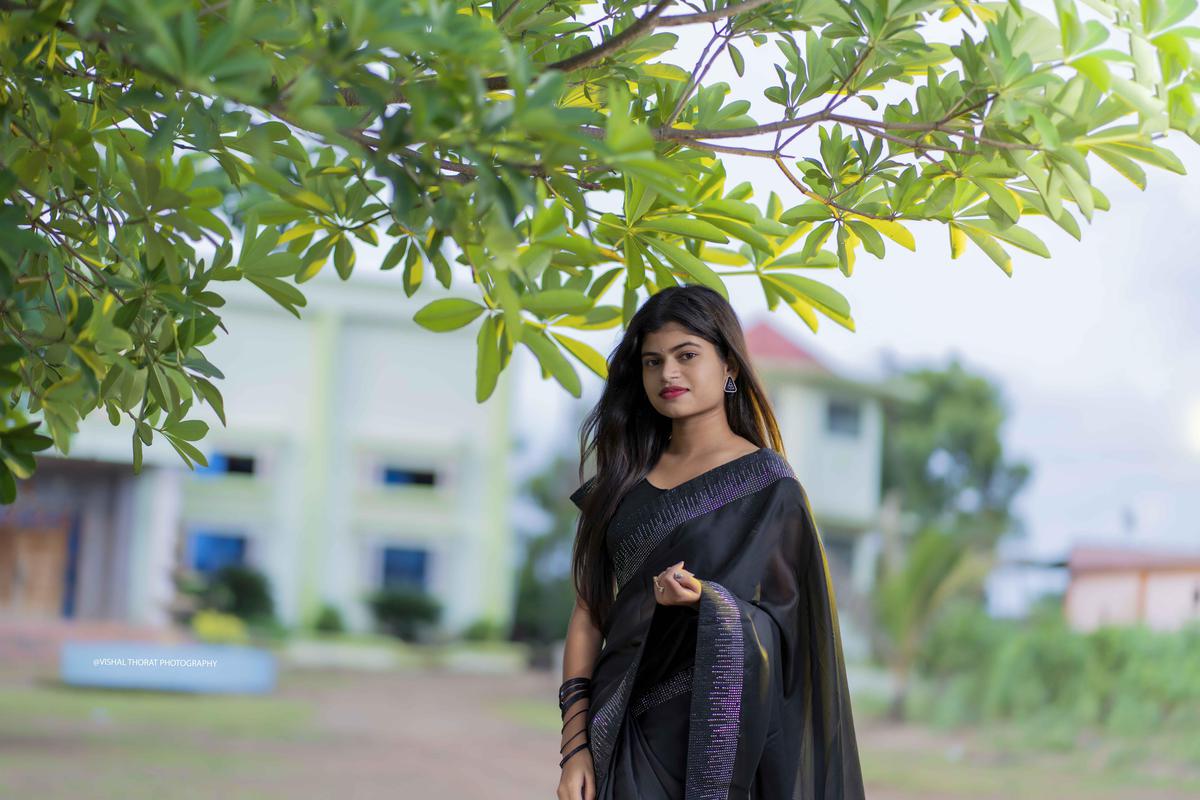 Image of Street fashion, Plant, Grass, Shoulder, Leaf, Waist etc.