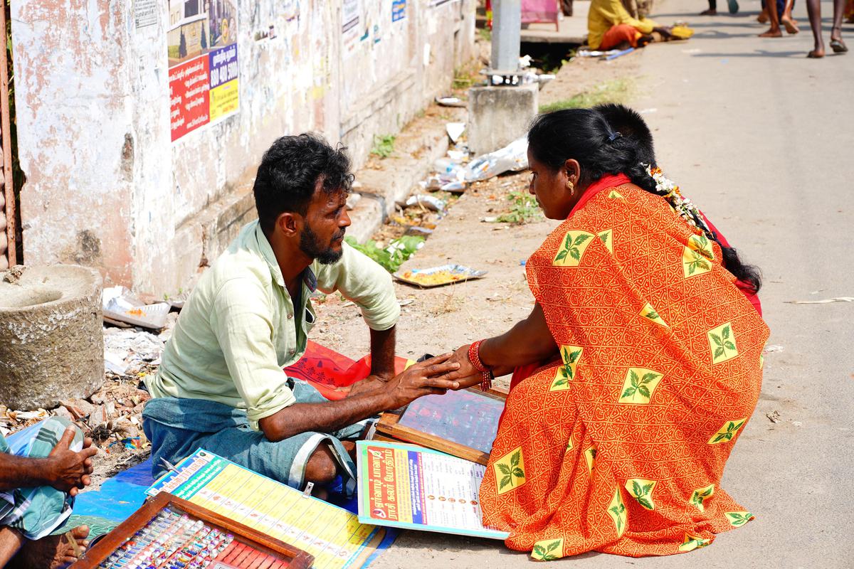 Image of Sari, Temple, Interaction etc.