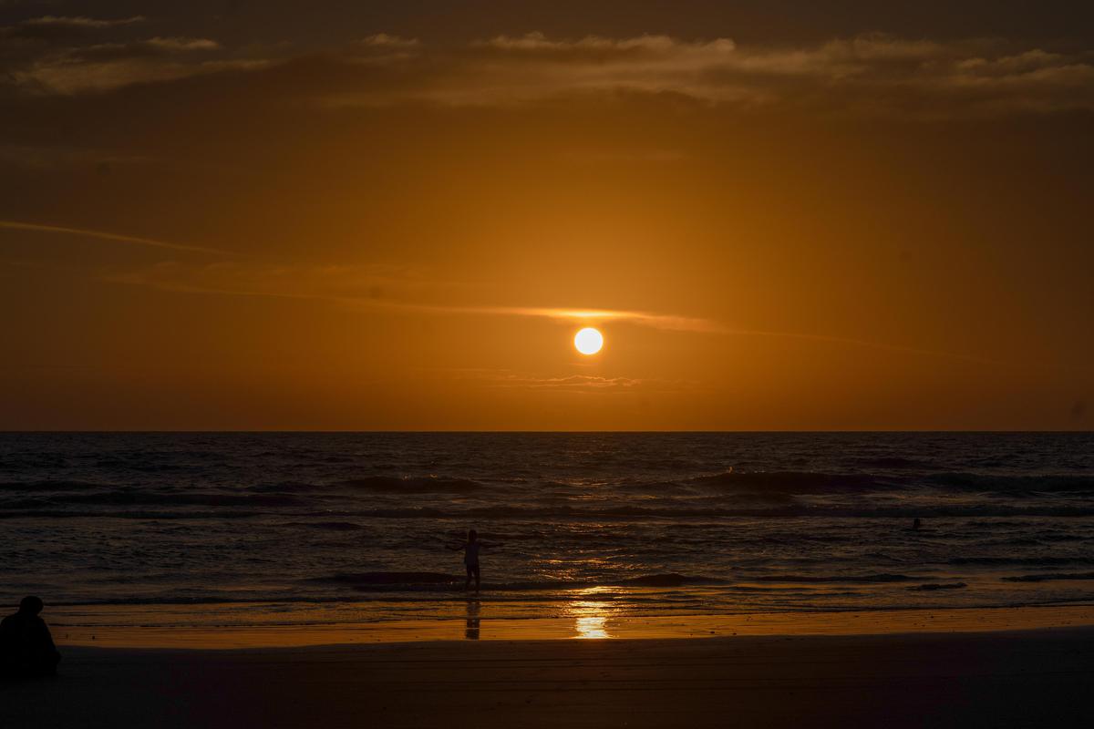 Image of Nature, Sky, Afterglow, Cloud, Orange, Water etc.