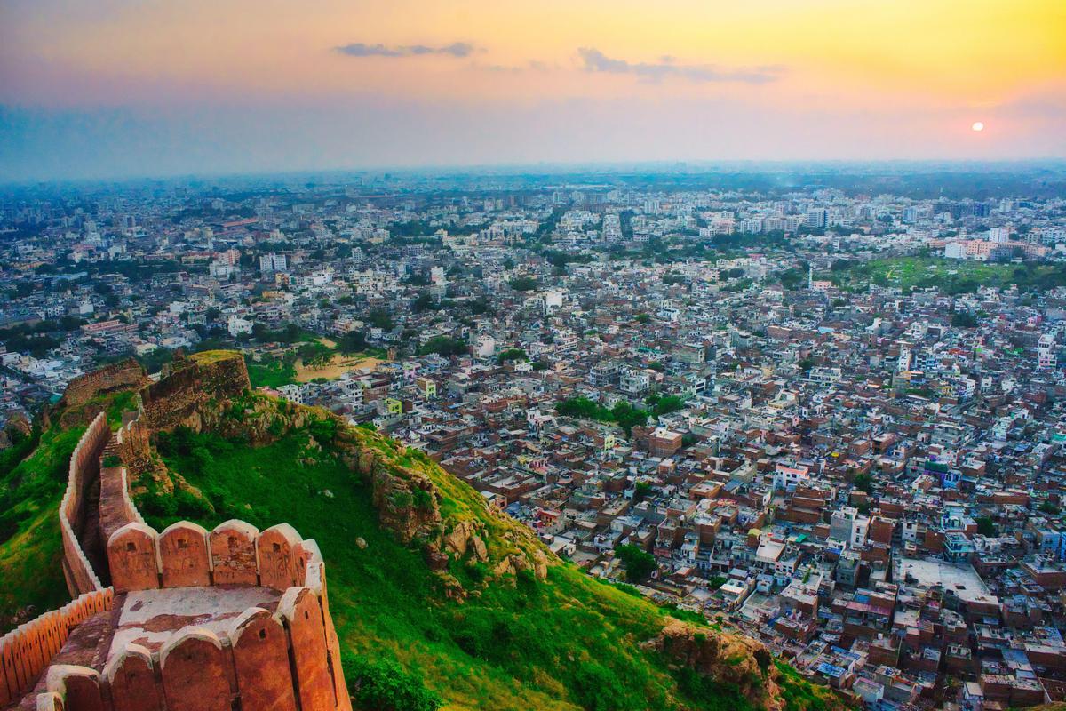 Image of Sky, City, Landmark, Metropolis, Urban area, Metropolitan area etc.