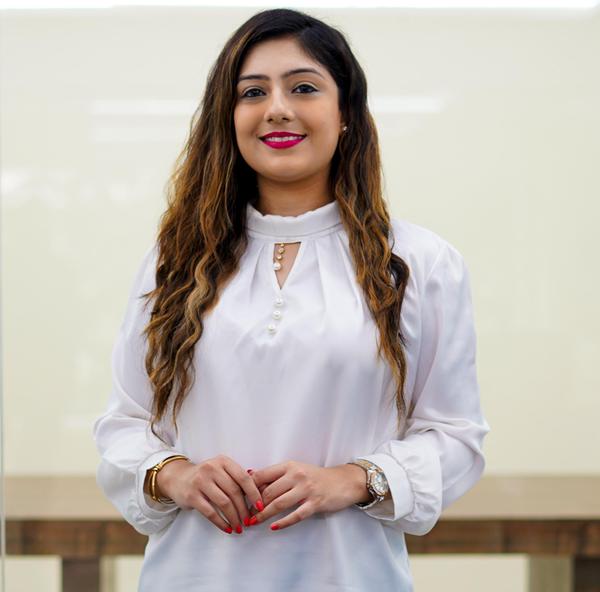 Image of Smile, Street fashion, Face, Lip, Hand, Waist etc.