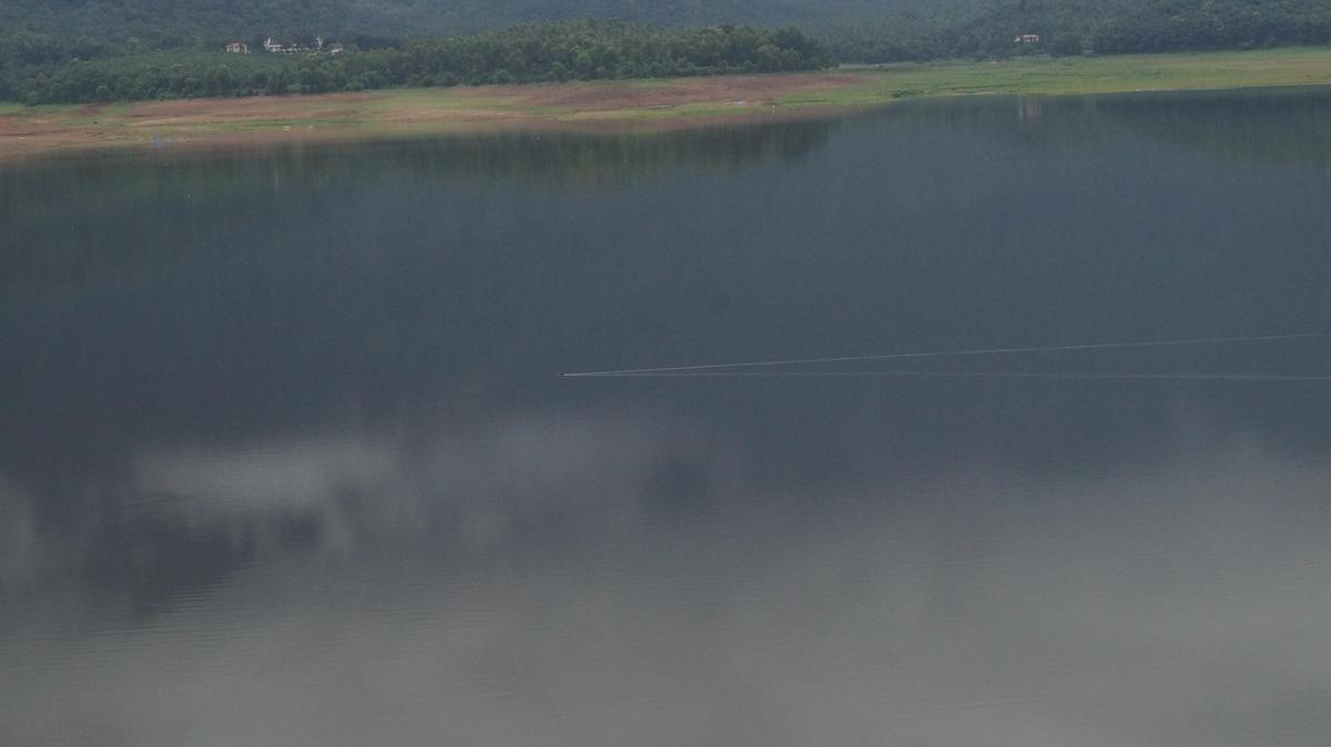 Image of Atmospheric phenomenon, Sky, Water, Water resources, Lake, Reservoir etc.
