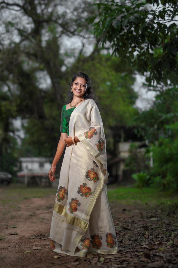 Image of Tree, Street fashion, Happy, Plant, People in nature, Sleeve etc.