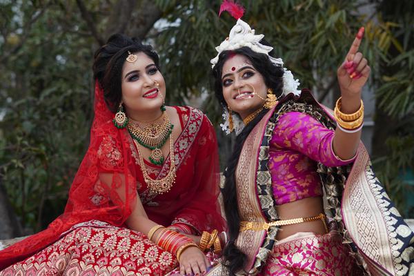 Image of Sari, Temple, Pink, Smile, Clothing, Happy etc.