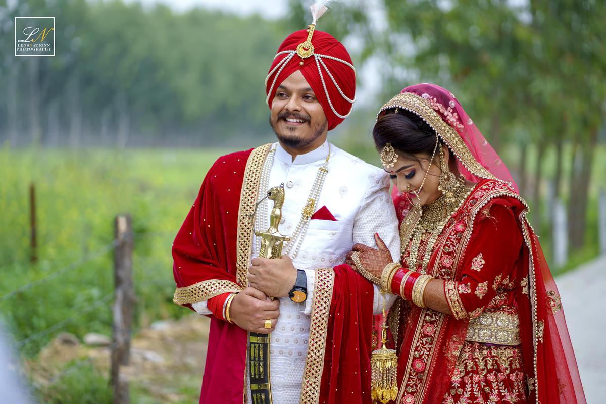 Image of Sari, Temple, Smile, Headgear, Bride, Happy etc.