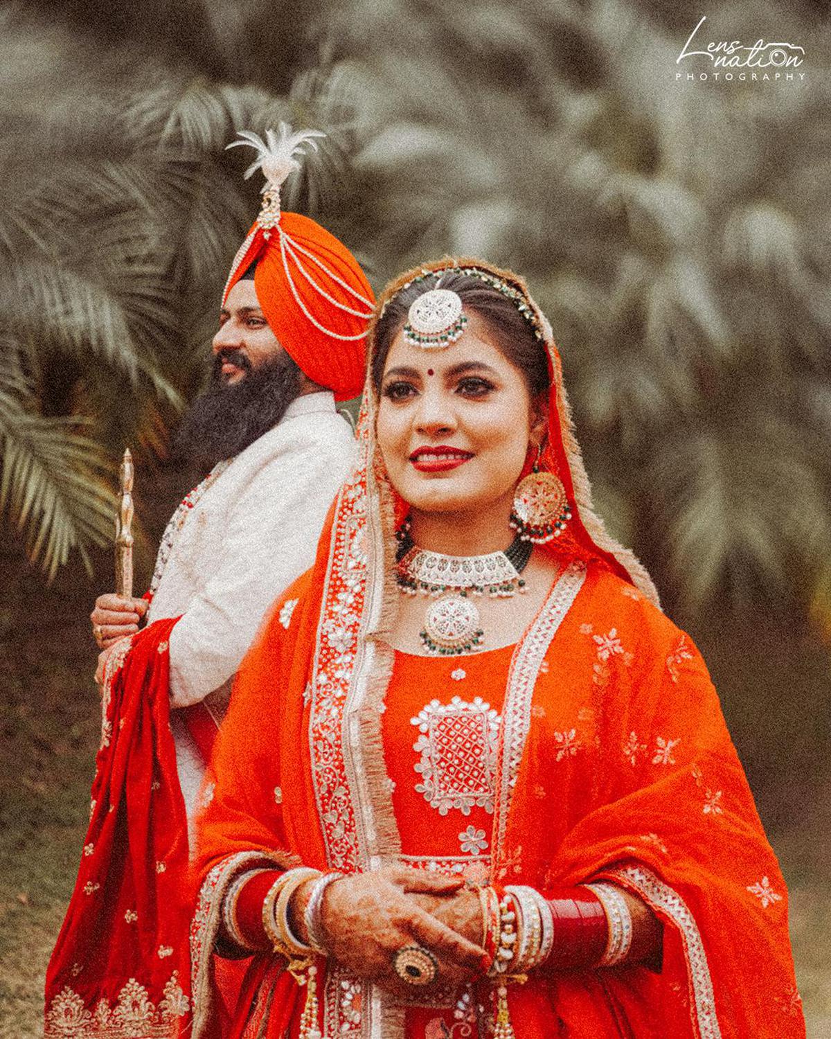 Image of Sari, Temple, Fashion, Smile, Headgear, Bride etc.