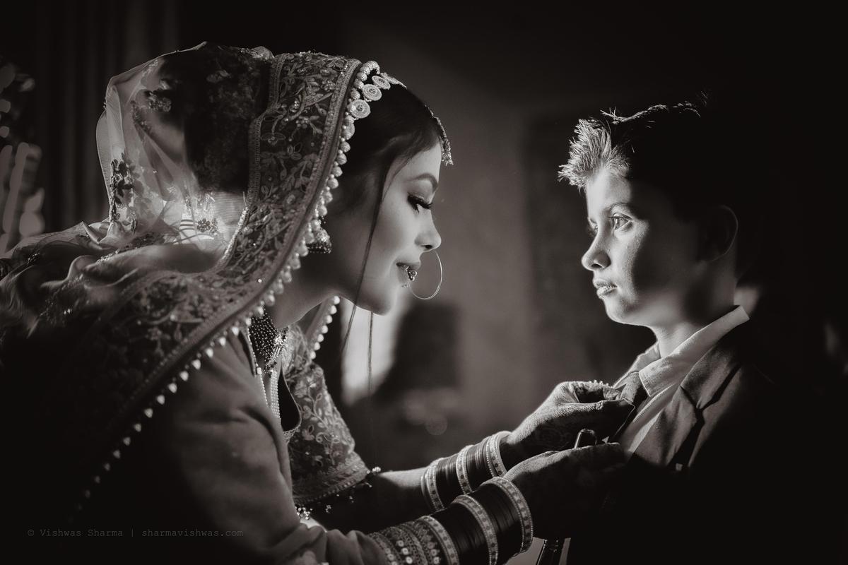 Image of Black-and-white, Black, Bride, Happy, Style, Flash photography etc.