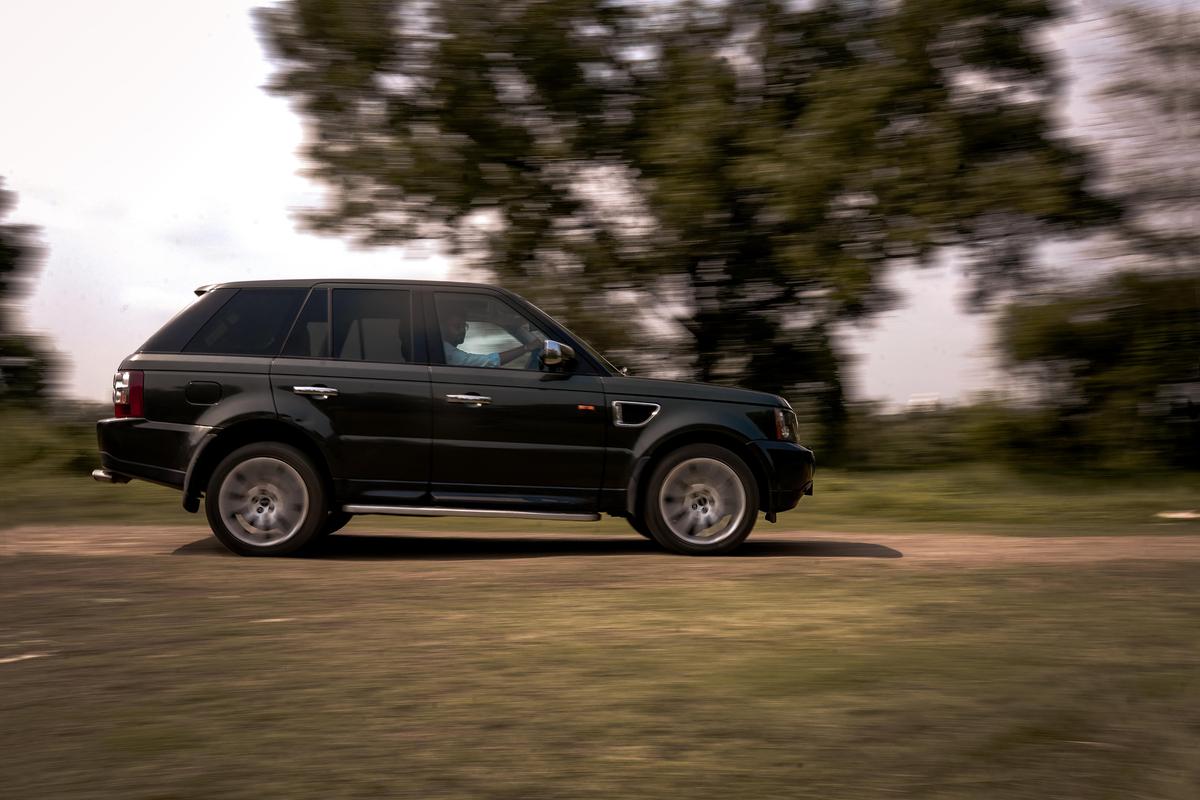 Image of Sky, Vehicle, Car, Automotive lighting, Automotive tire, Wheel etc.