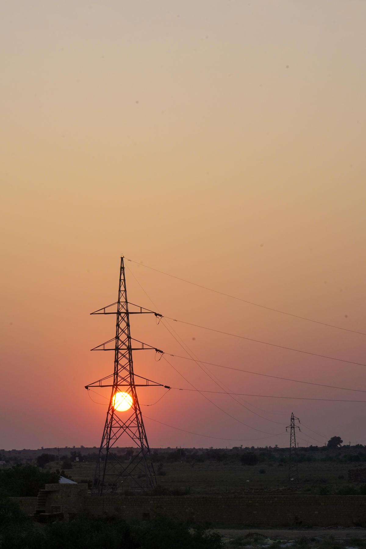 Image of Atmospheric phenomenon, Sky, Afterglow, Sunset, Horizon, Tower etc.
