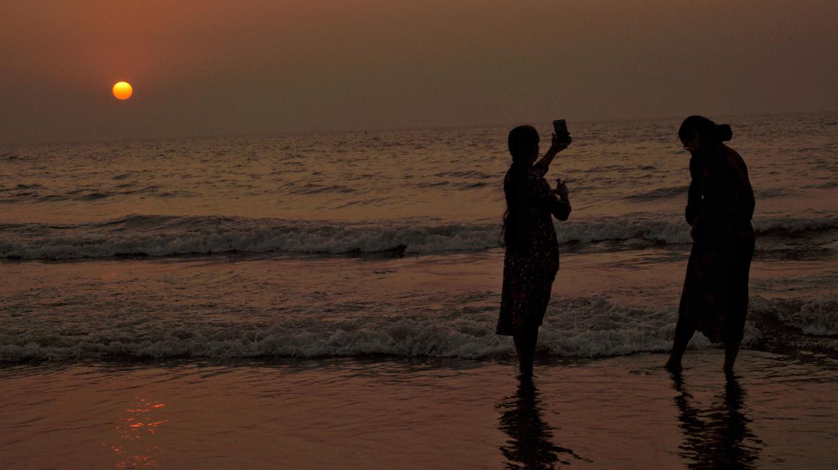 Image of Sky, Sunset, Sunrise, Water, Horizon, Sea etc.