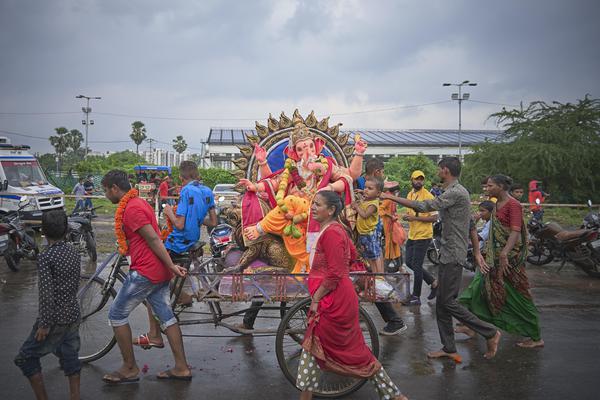 Image of Temple, Sky, Tree, Cloud, Entertainment, Wheel etc.