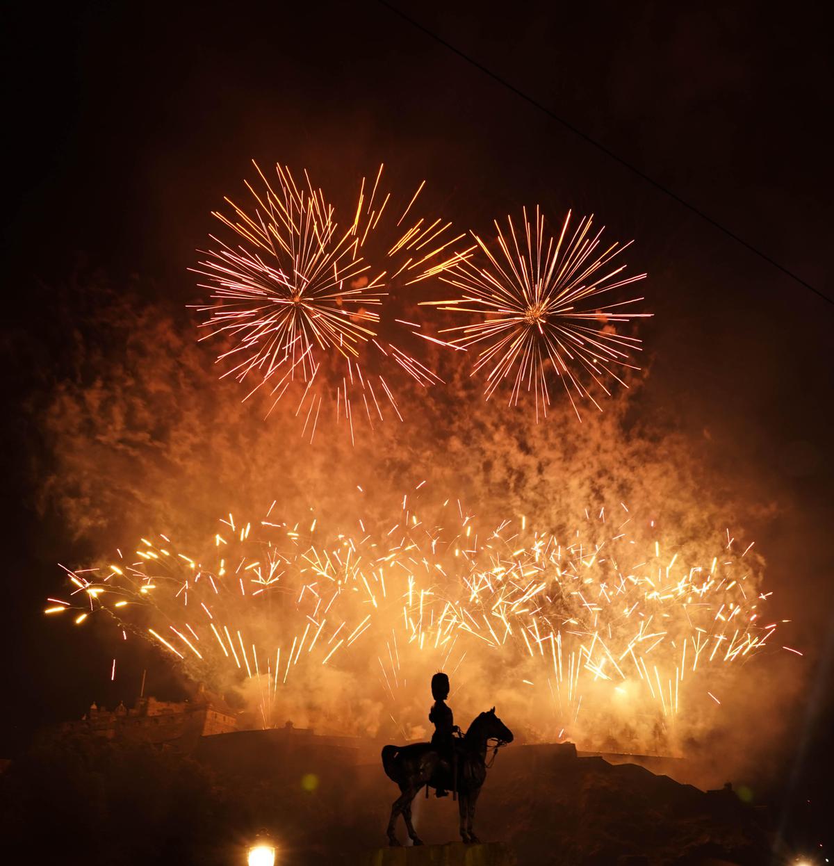 Image of Event, Atmospheric phenomenon, Sky, Festival, Night, Darkness etc.