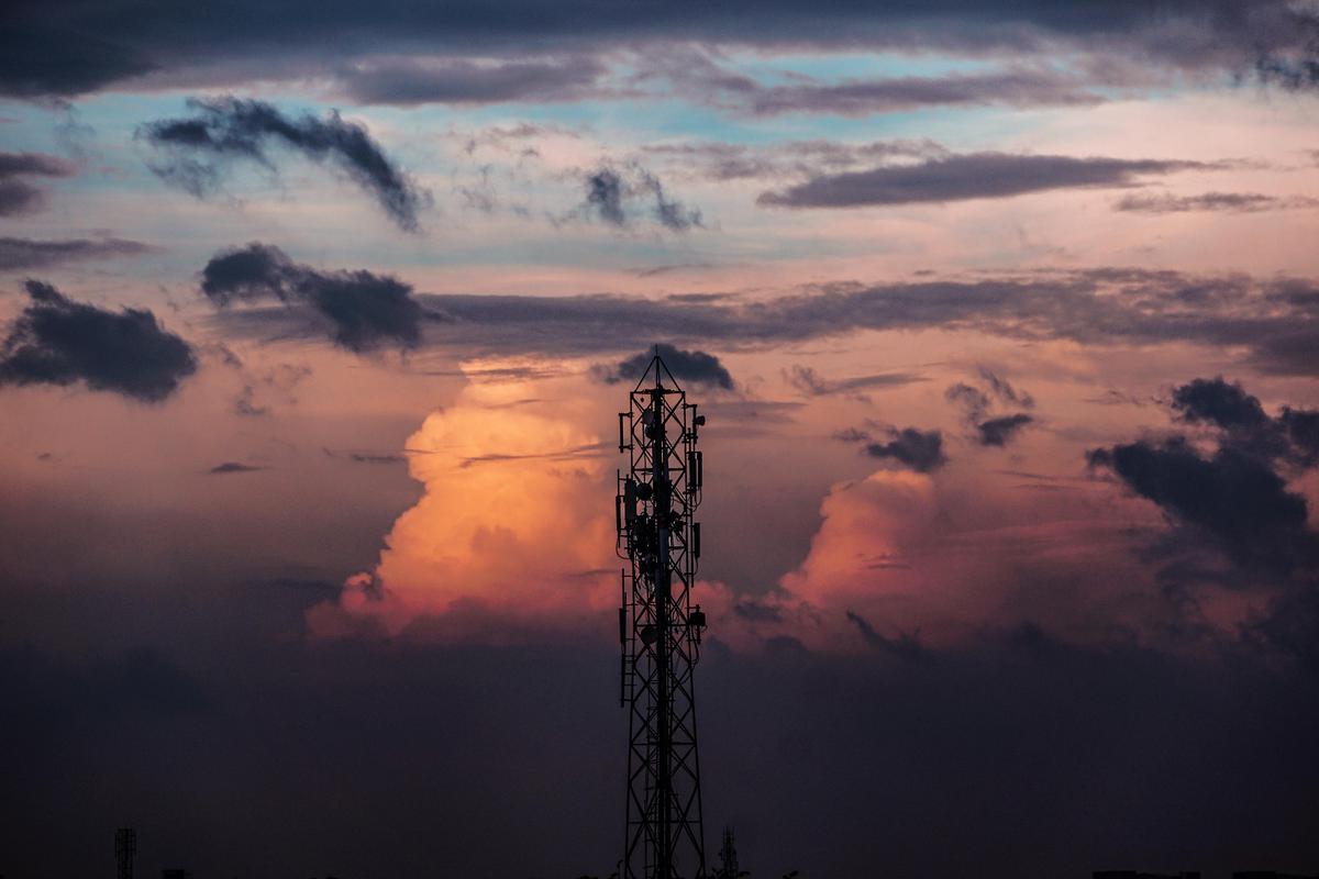 Image of Atmospheric phenomenon, Sky, Afterglow, Sunset, Cloud, Dusk etc.