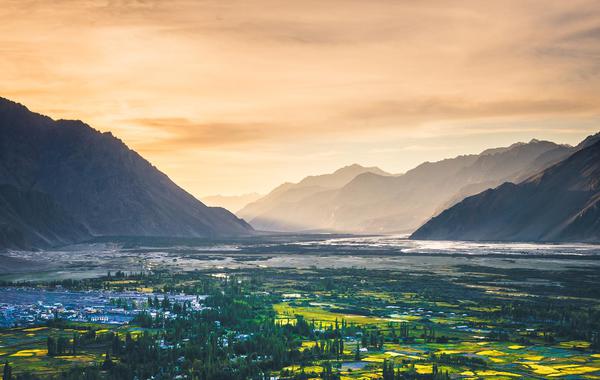 Image of Nature, Highland, Atmospheric phenomenon, Sky, Morning, Mountainous landforms etc.