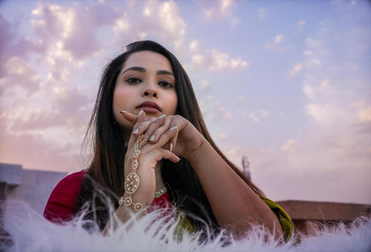 Image of Sky, Skin, Lady, Lip, Beauty, Long hair etc.