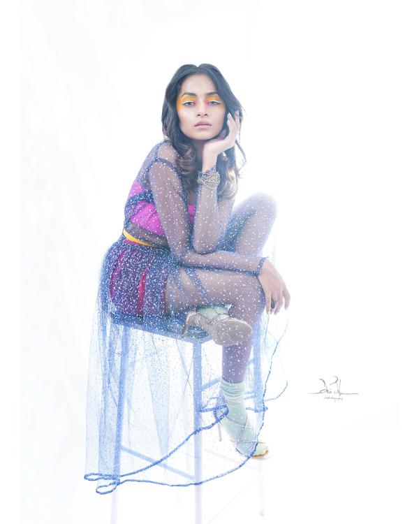 Image of Street fashion, Leg, Hand, Human body, Waist, Knee etc.