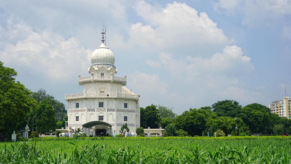Image of Sky, Architecture, Building, Landmark, Dome etc.
