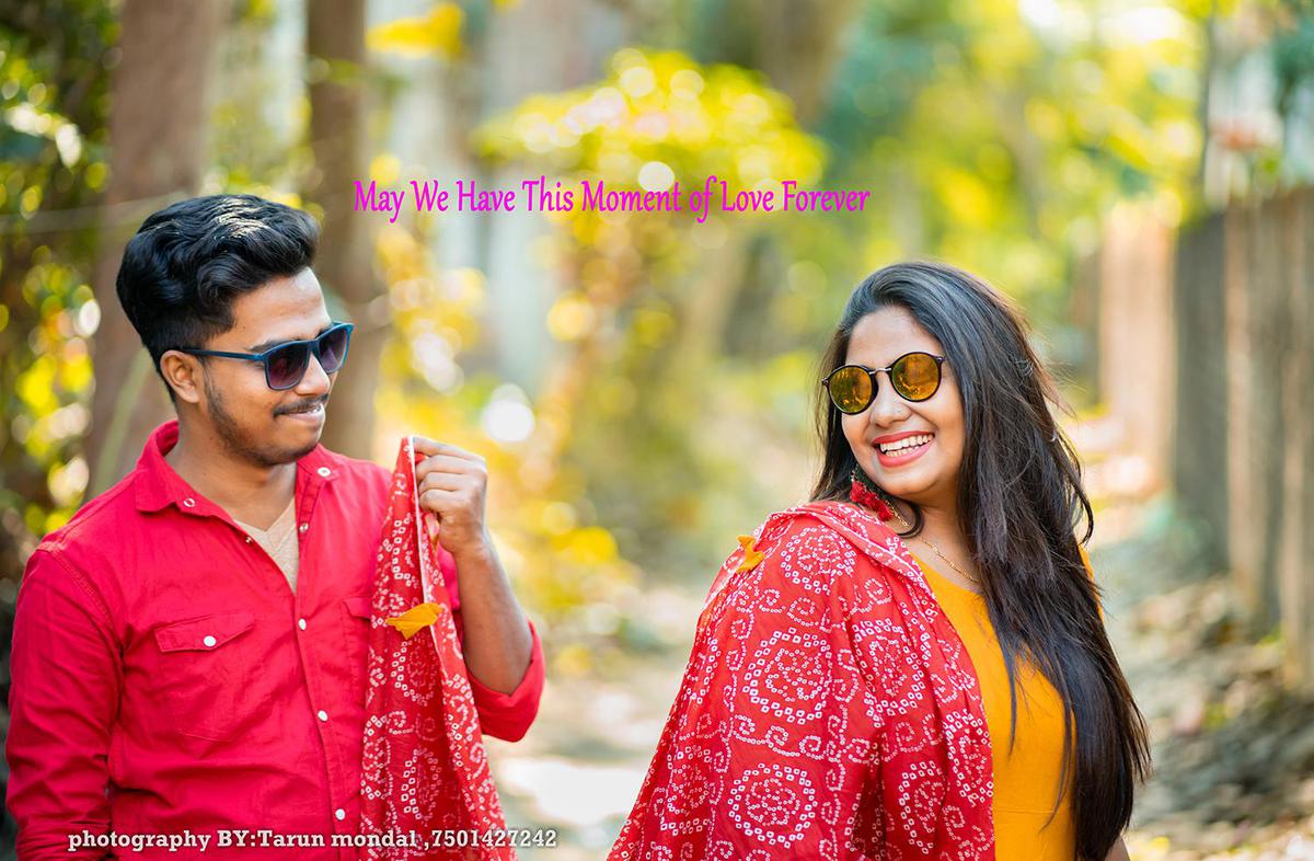 Image of Sari, Photograph, Pink, Yellow, People in nature etc.