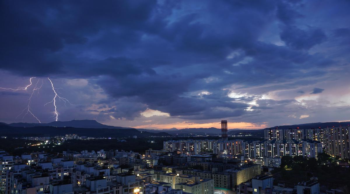 Image of Sky, Cloud, Night, City, Evening, Blue etc.