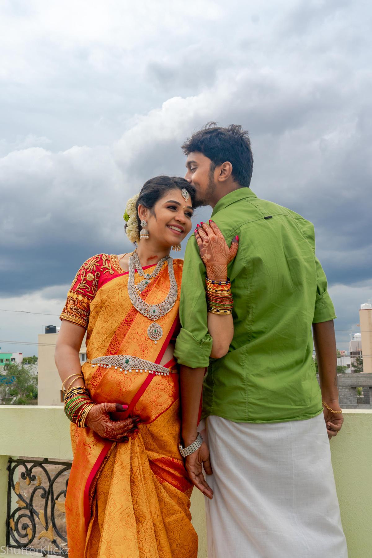 Image of Sari, Temple, Sky, Cloud, Smile, Happy etc.
