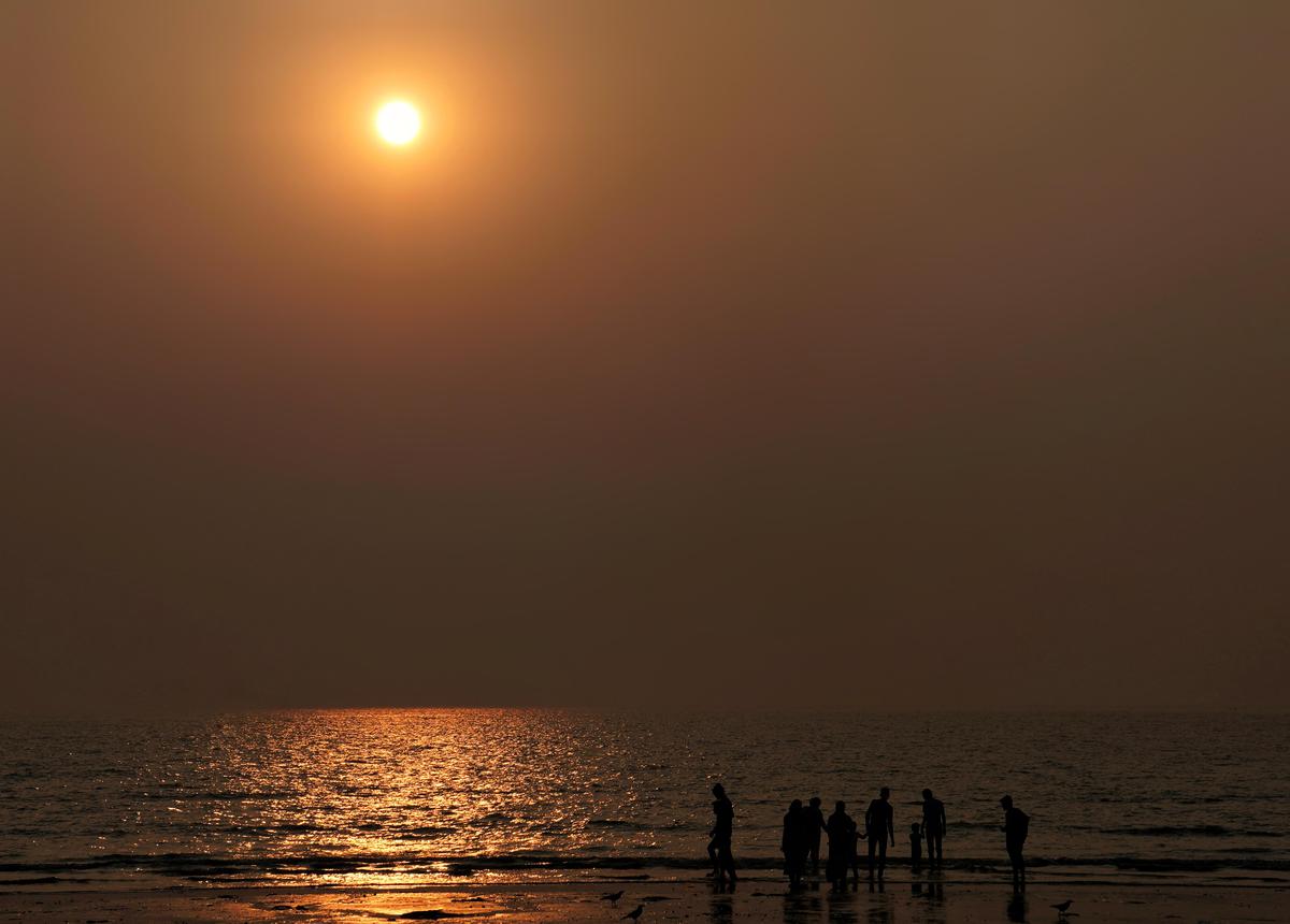Image of Atmospheric phenomenon, Sky, Light, Morning, Sunset, Sunrise etc.