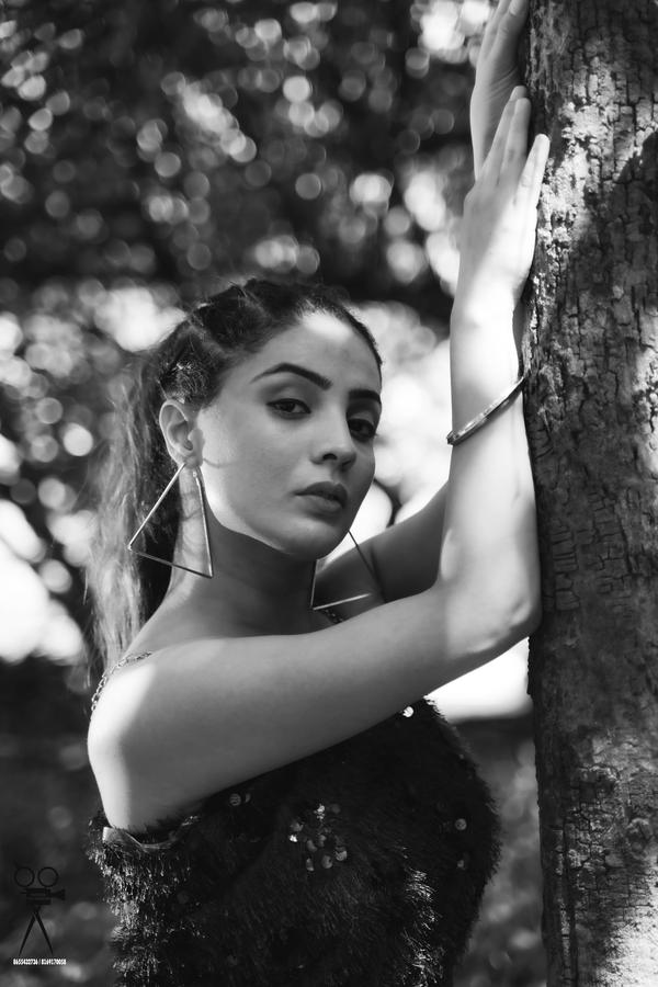 Image of Black-and-white, Dress, Eye, Lip, Facial expression, People in nature etc.