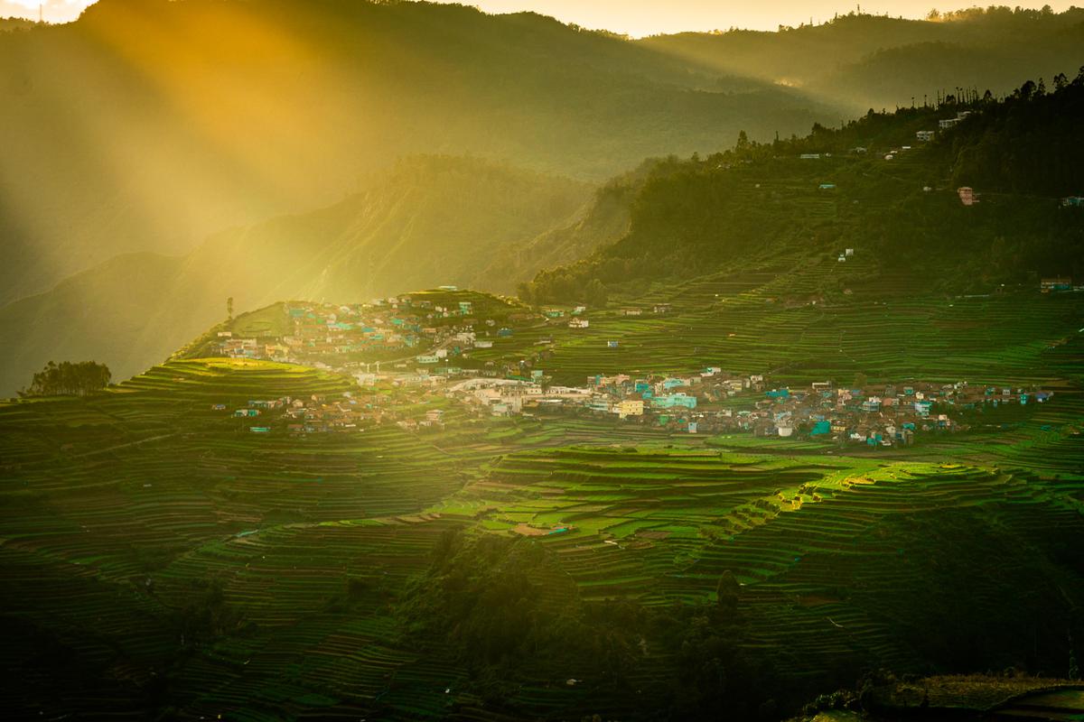 Image of Nature, Atmospheric phenomenon, Sky, Light, Hill, Morning etc.