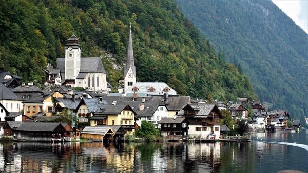 Image of Hill station, Natural landscape, Water, Tourism, Town, River etc.