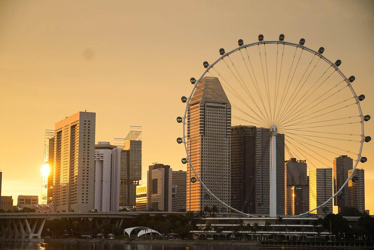 Image of Sky, City, Landmark, Metropolis, Urban area, Metropolitan area etc.