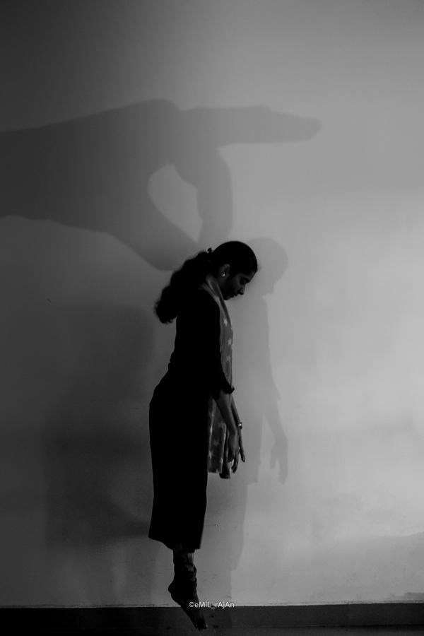 Image of Atmospheric phenomenon, Sky, Photograph, White, Black-and-white, Monochrome photography etc.