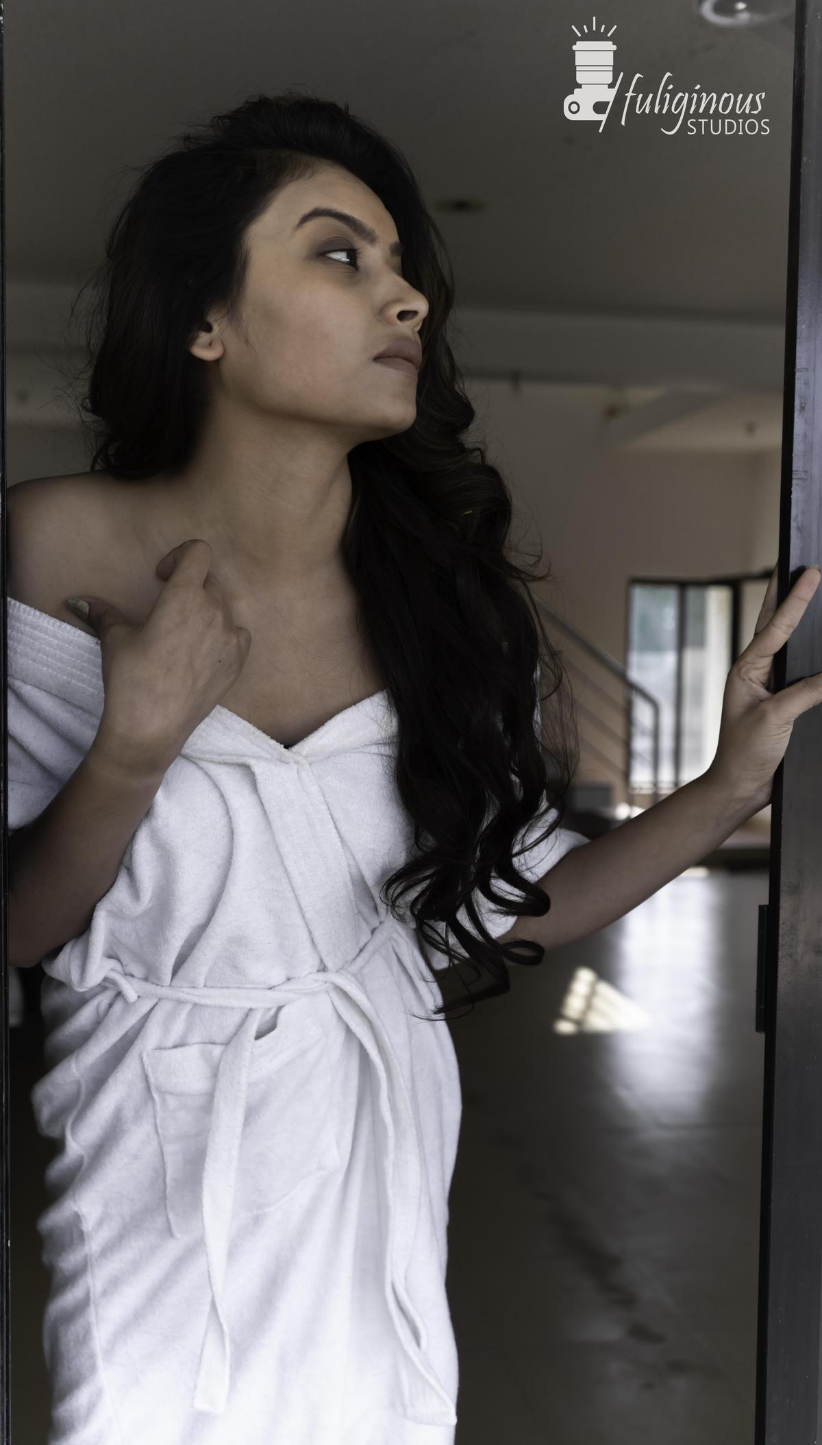 Image of Lady, Beauty, Photo shoot, Model, Long hair, Black hair etc.