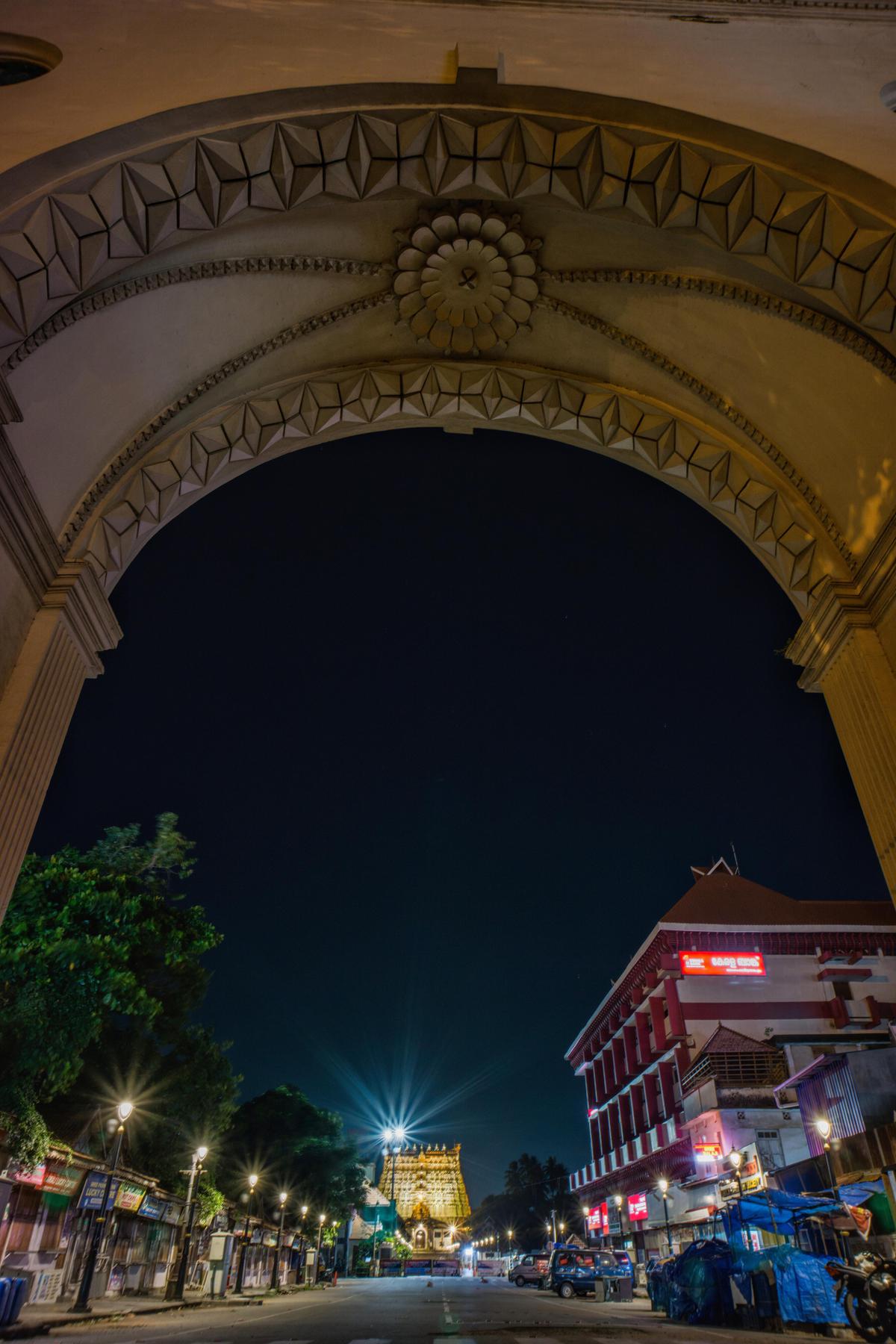 Image of Sky, Light, Building, Lighting, Street light etc.