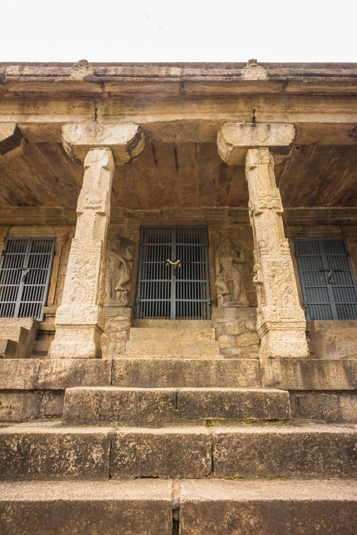 Image of Temple, Sky, Building, Wood, Window, Brick etc.