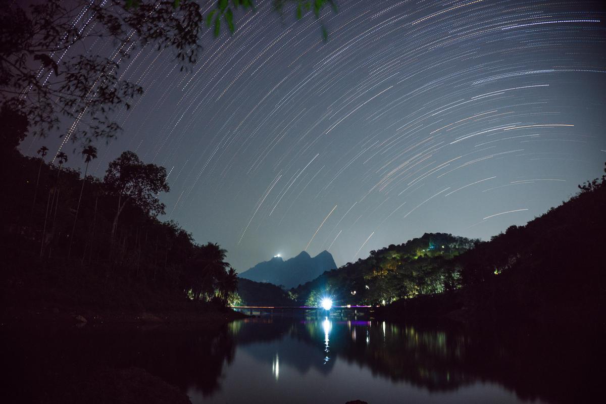 Image of Nature, Atmospheric phenomenon, Sky, Light, Natural landscape, Water etc.