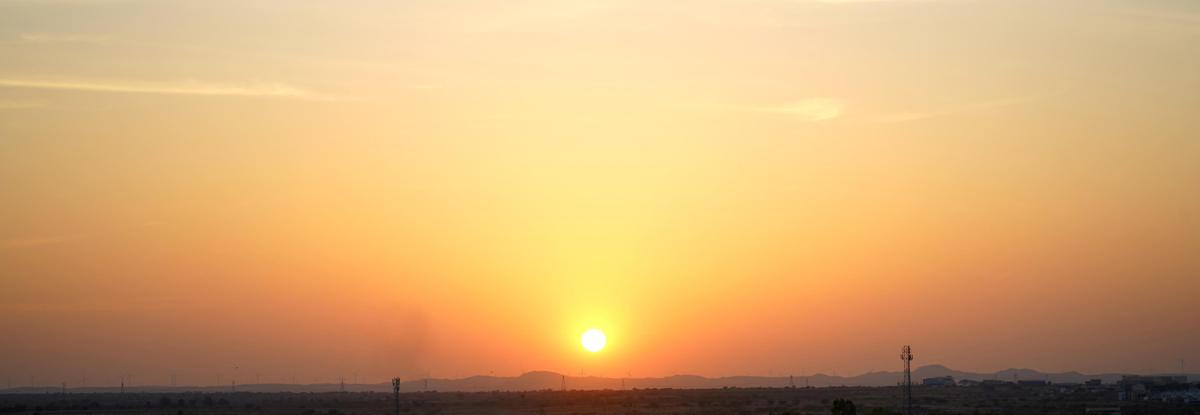Image of Atmospheric phenomenon, Sky, Morning, Afterglow, Sunrise, Cloud etc.