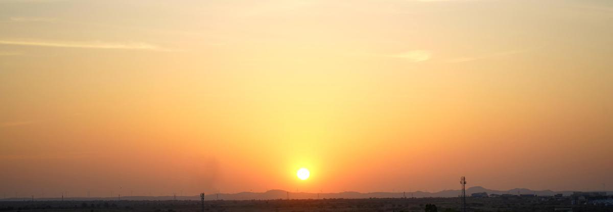 Image of Cloud, Evening, Atmospheric phenomenon, Morning, Sunset, Sun etc.