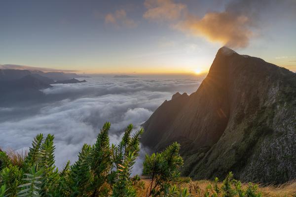 Image of Nature, Highland, Atmospheric phenomenon, Sky, Morning, Mountainous landforms etc.